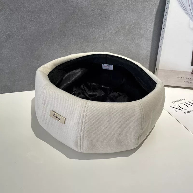 Minimal Beret Hat – Timeless Style for Everyday Elegance